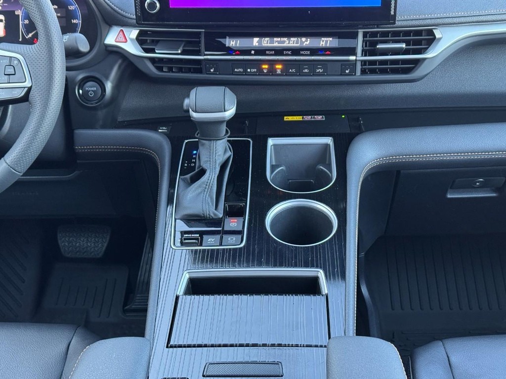 Toyota Sienna Vehicle Full-screen Gallery Image 19