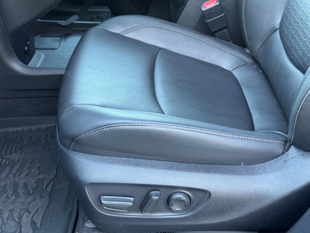 Toyota Sienna Vehicle Full-screen Gallery Image 21