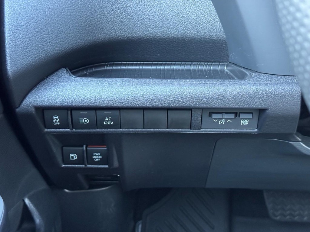 Toyota Sienna Vehicle Full-screen Gallery Image 22