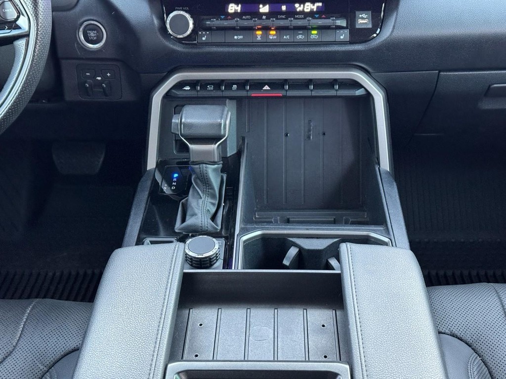Toyota Tundra 4WD Vehicle Full-screen Gallery Image 18