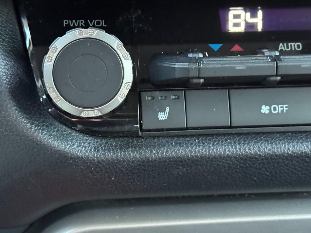 Toyota Tundra 4WD Vehicle Full-screen Gallery Image 27