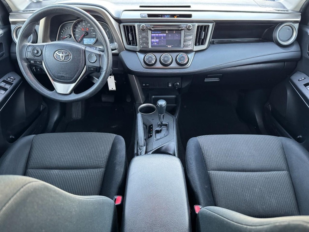 Toyota RAV4 Vehicle Full-screen Gallery Image 14