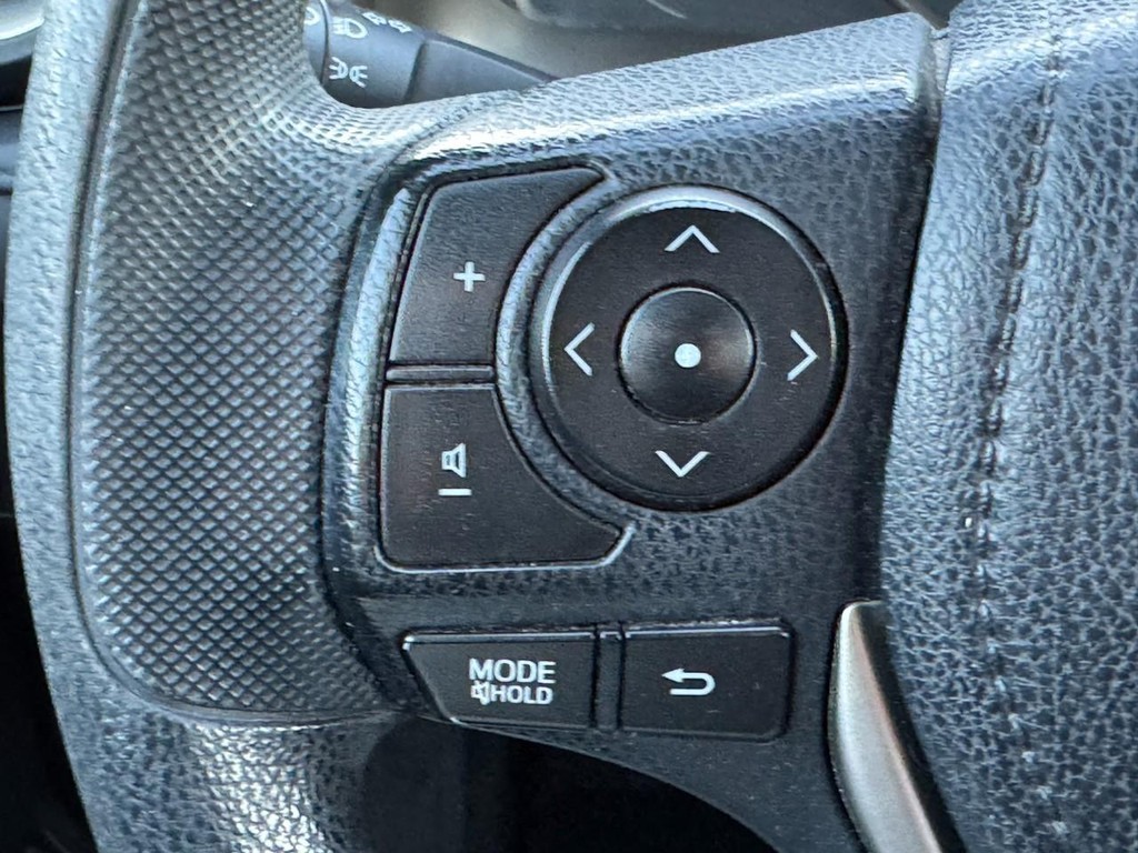 Toyota RAV4 Vehicle Full-screen Gallery Image 21