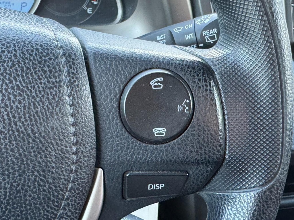Toyota RAV4 Vehicle Full-screen Gallery Image 22