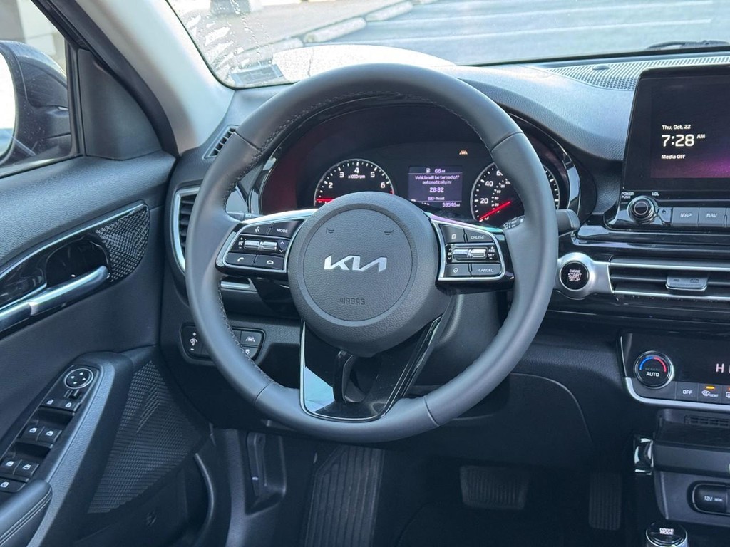 Kia Seltos Vehicle Full-screen Gallery Image 15