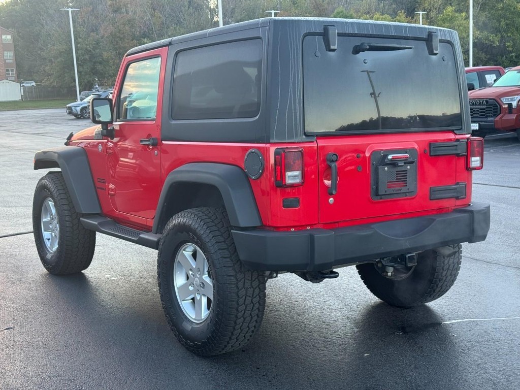 Jeep Wrangler Vehicle Full-screen Gallery Image 08
