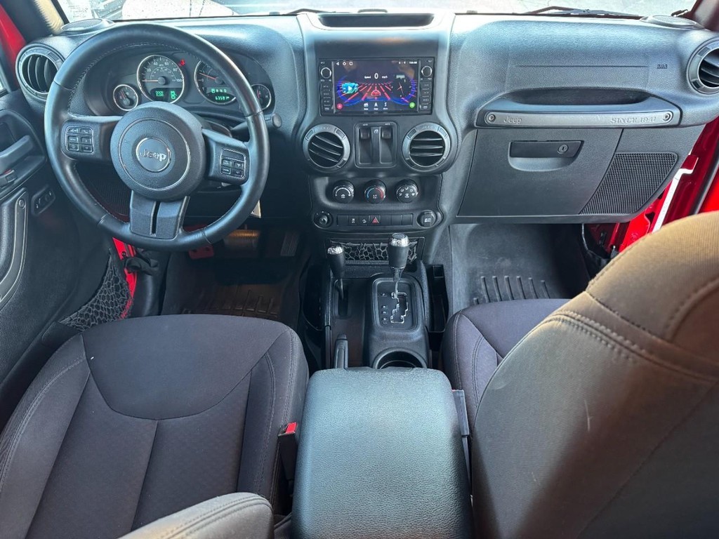 Jeep Wrangler Vehicle Full-screen Gallery Image 13