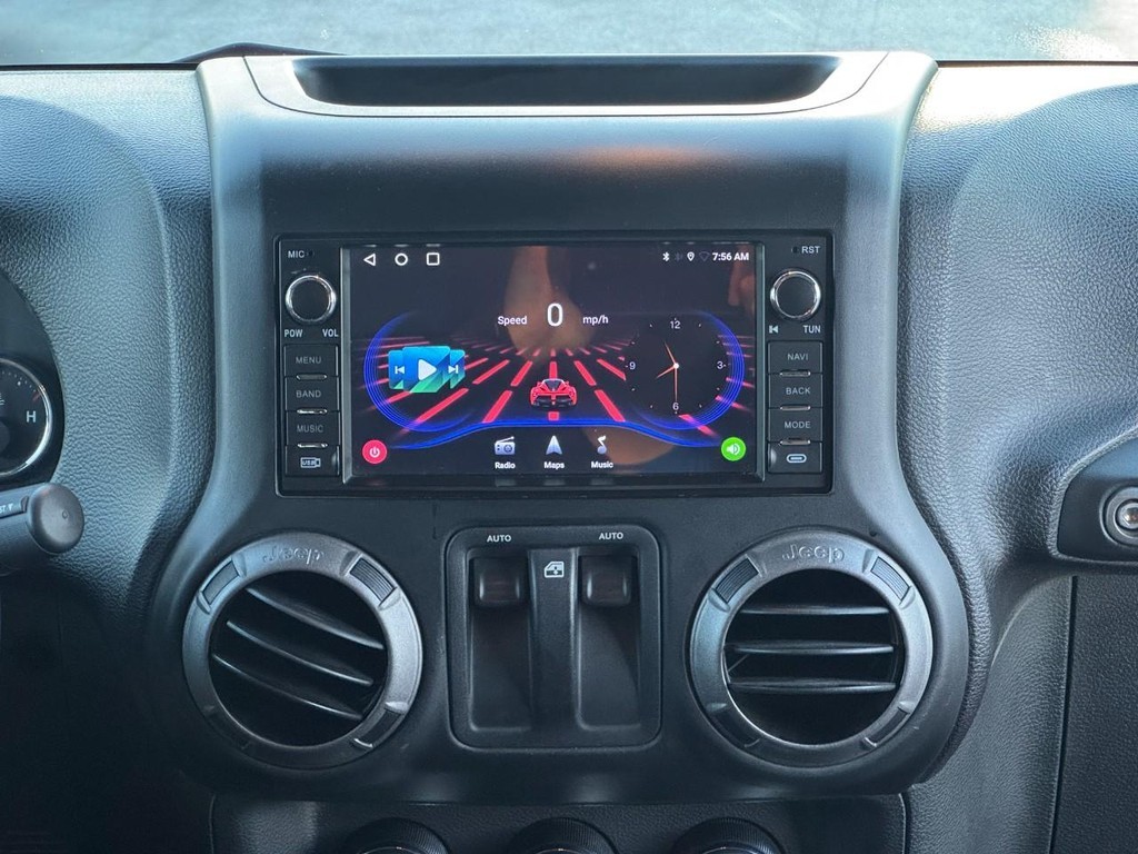 Jeep Wrangler Vehicle Full-screen Gallery Image 15