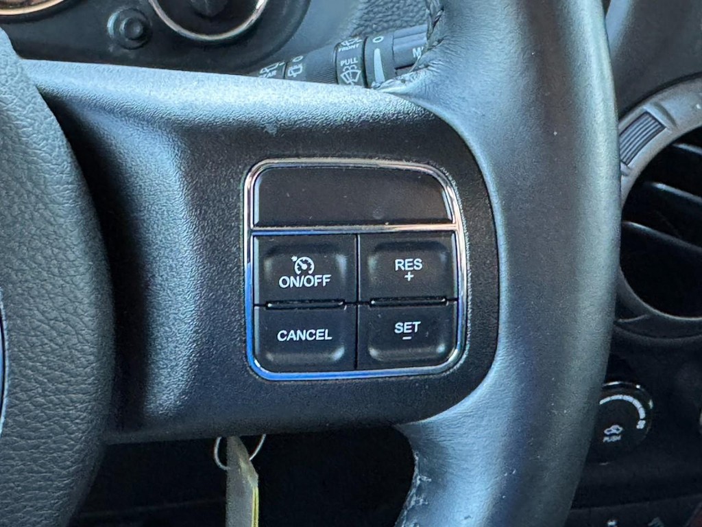 Jeep Wrangler Vehicle Full-screen Gallery Image 20