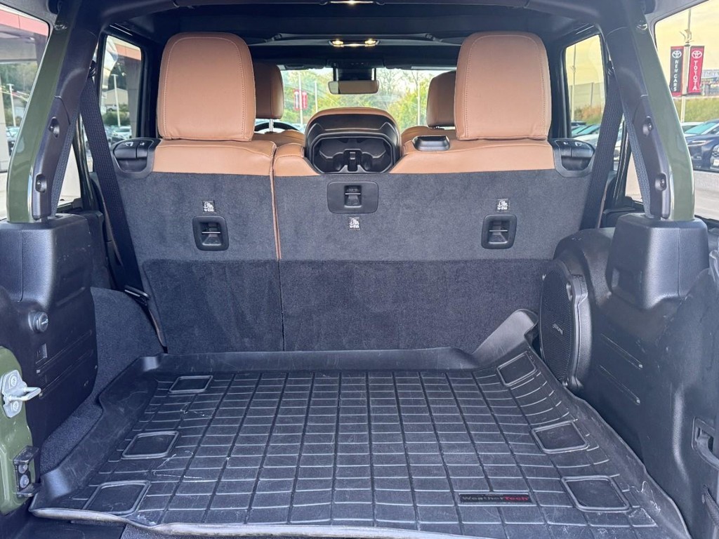Jeep Wrangler Vehicle Full-screen Gallery Image 07