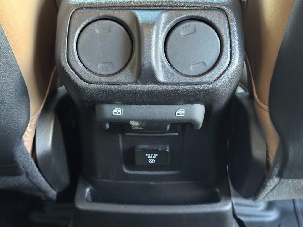 Jeep Wrangler Vehicle Full-screen Gallery Image 13