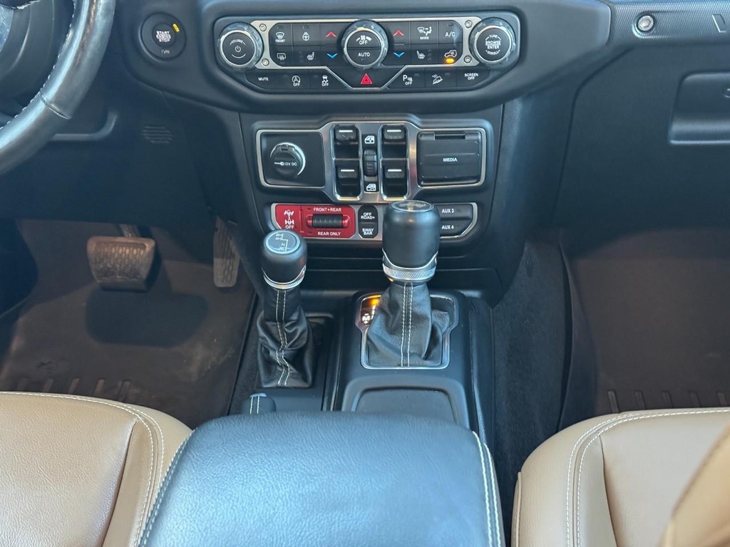 Jeep Wrangler Vehicle Full-screen Gallery Image 17