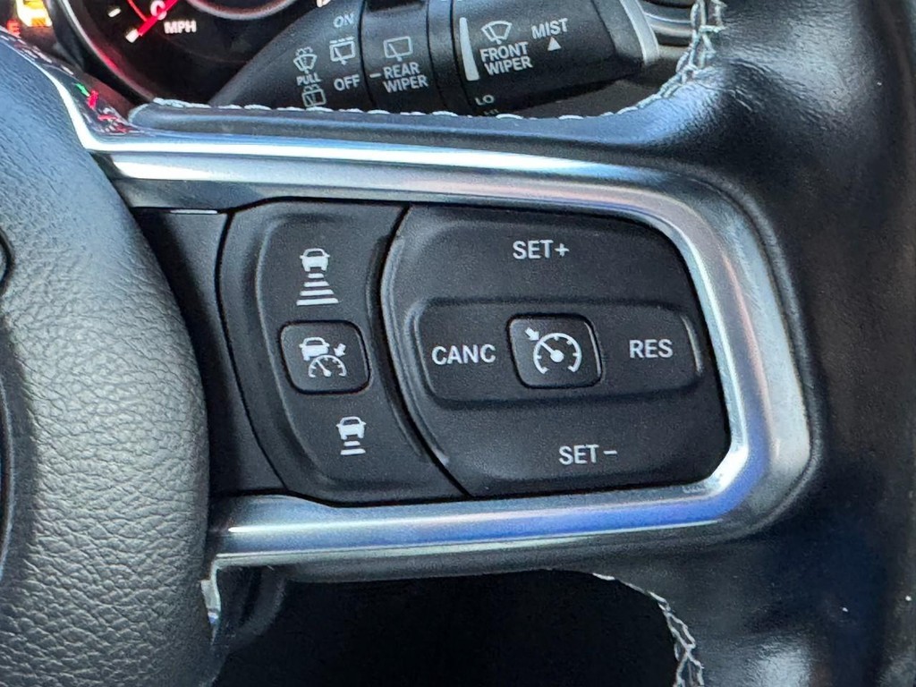 Jeep Wrangler Vehicle Full-screen Gallery Image 22
