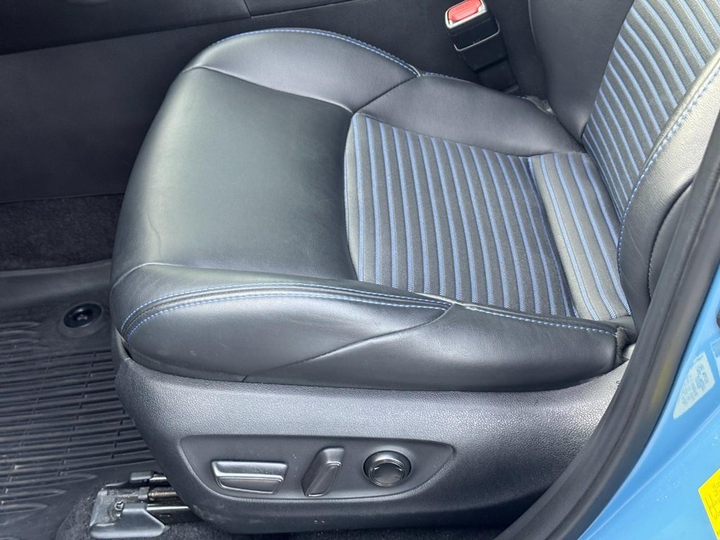 Toyota RAV4 Vehicle Full-screen Gallery Image 21