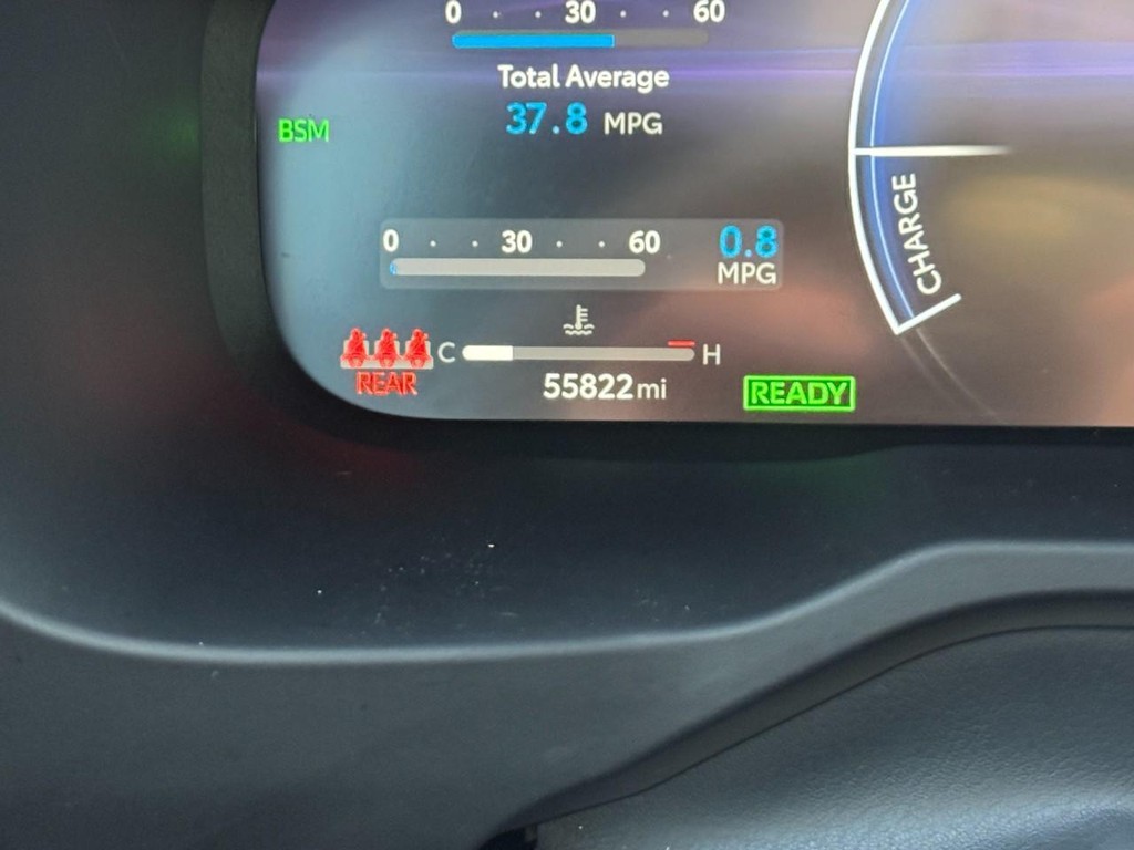 Toyota RAV4 Vehicle Full-screen Gallery Image 26
