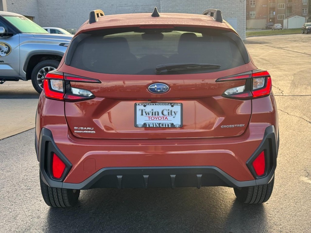 Subaru Crosstrek Vehicle Full-screen Gallery Image 05