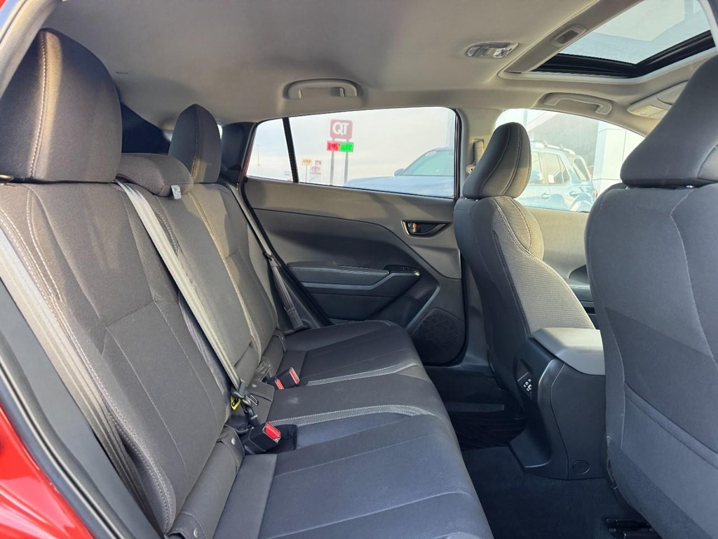 Subaru Crosstrek Vehicle Full-screen Gallery Image 12