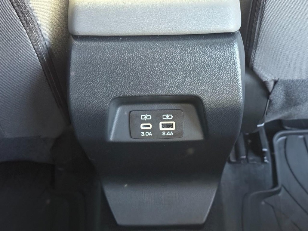 Subaru Crosstrek Vehicle Full-screen Gallery Image 13