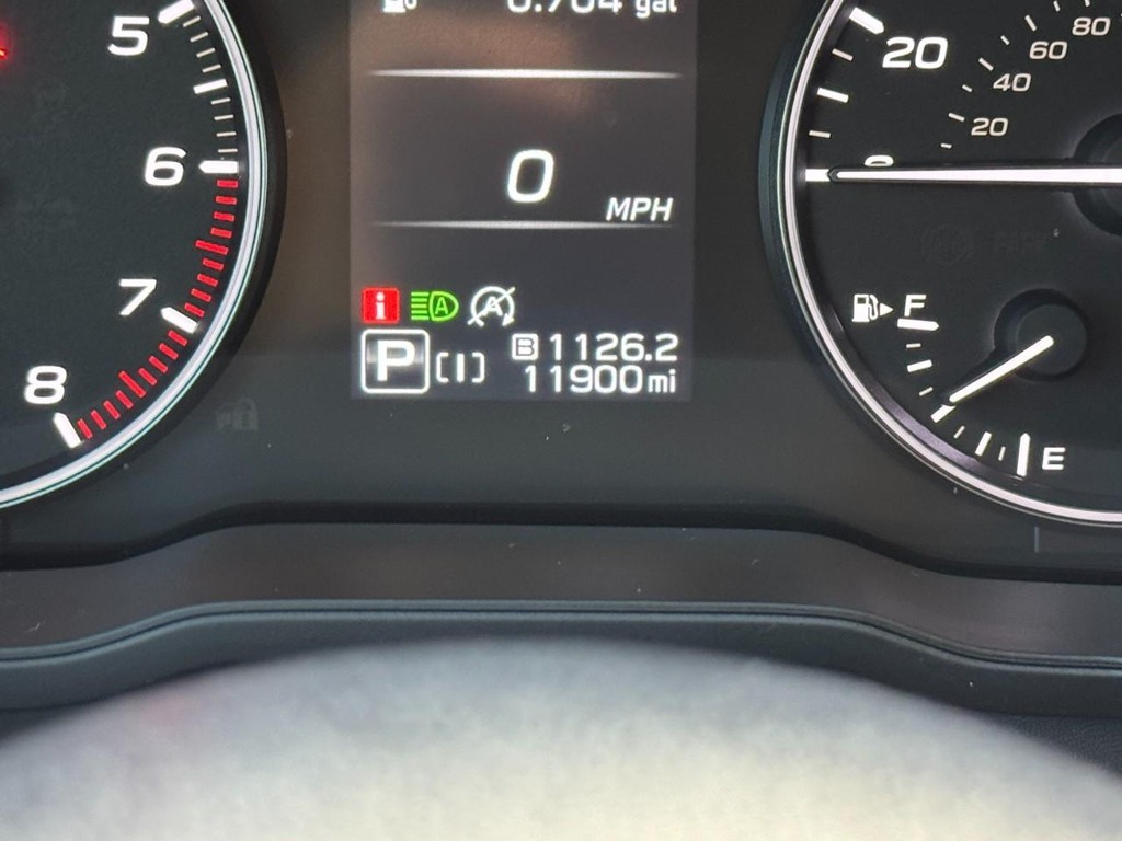 Subaru Crosstrek Vehicle Full-screen Gallery Image 24