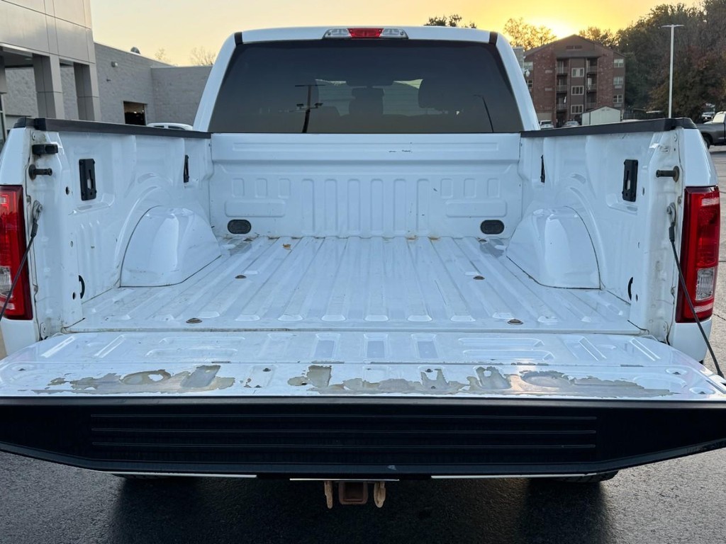 Ford F-150 Vehicle Full-screen Gallery Image 07