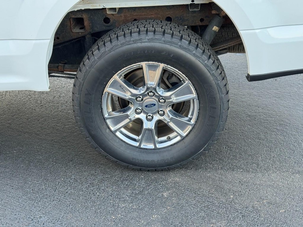 Ford F-150 Vehicle Full-screen Gallery Image 09