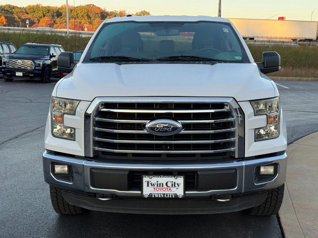 Ford F-150 Vehicle Full-screen Gallery Image 11