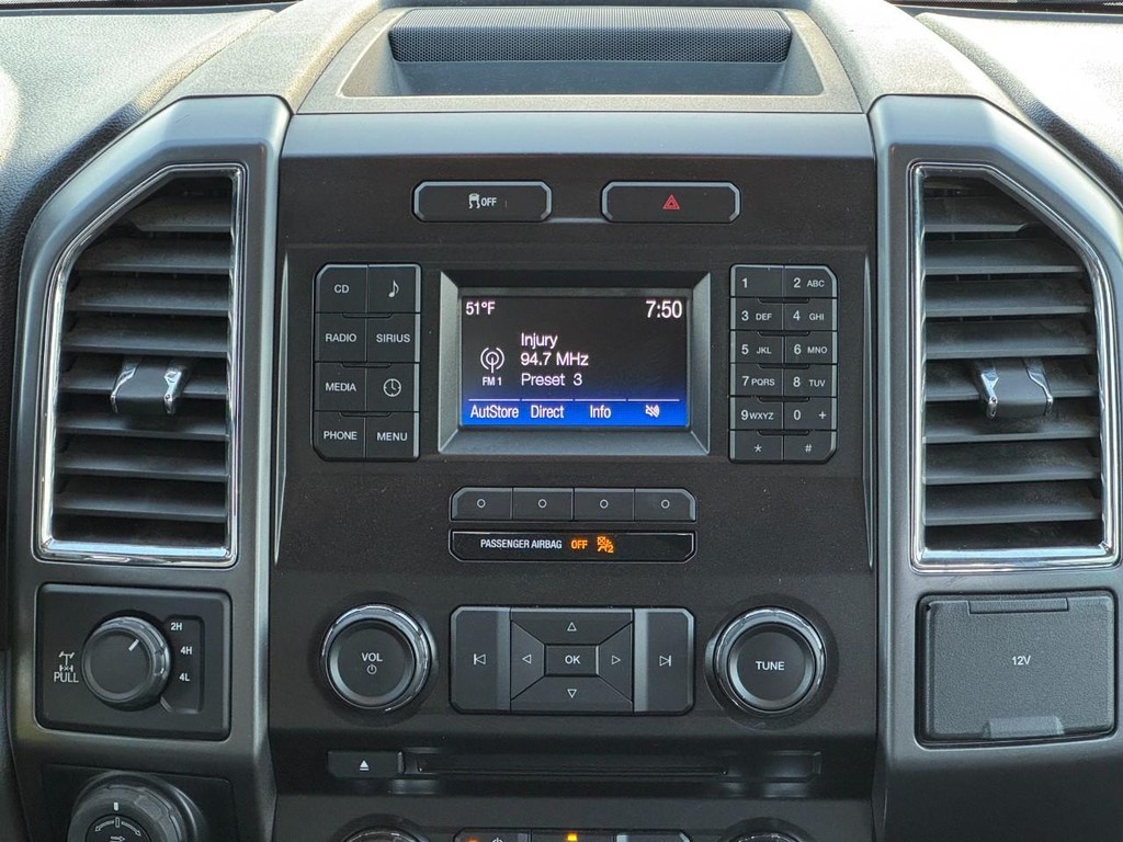 Ford F-150 Vehicle Full-screen Gallery Image 15