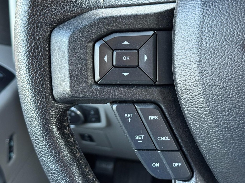 Ford F-150 Vehicle Full-screen Gallery Image 20