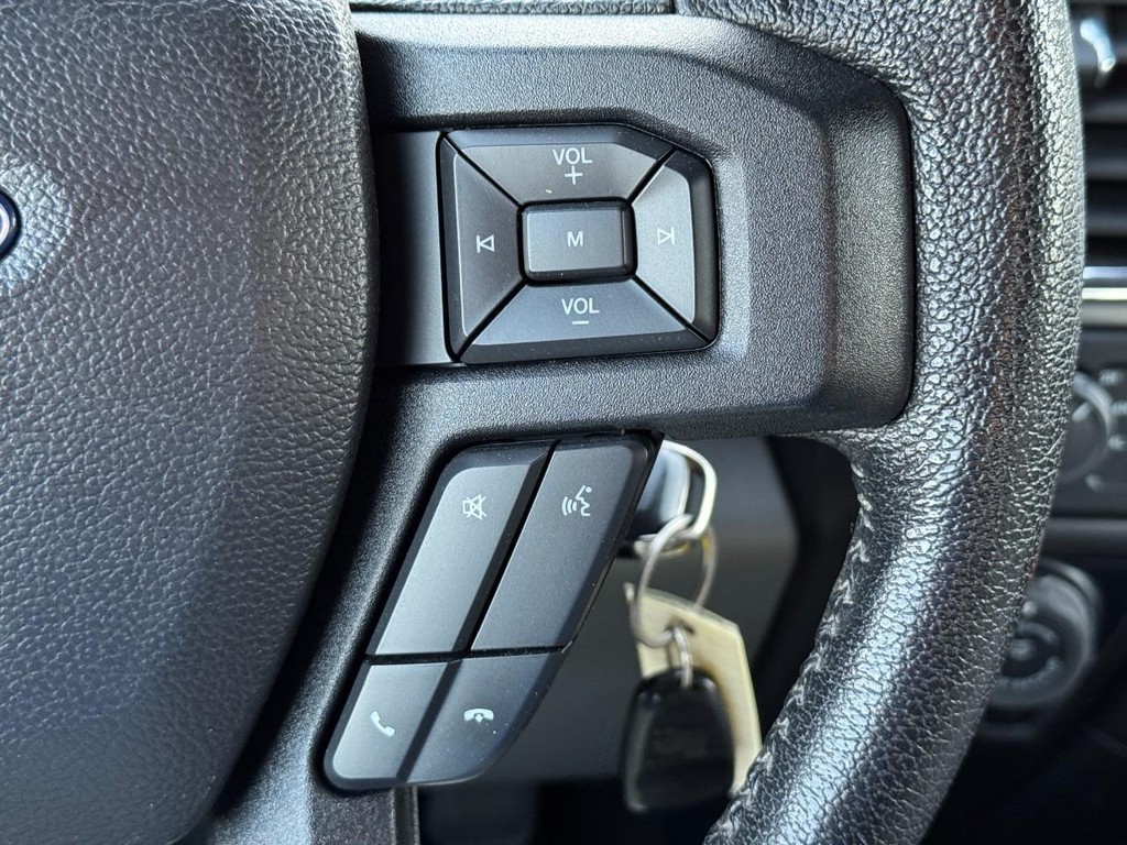 Ford F-150 Vehicle Full-screen Gallery Image 21