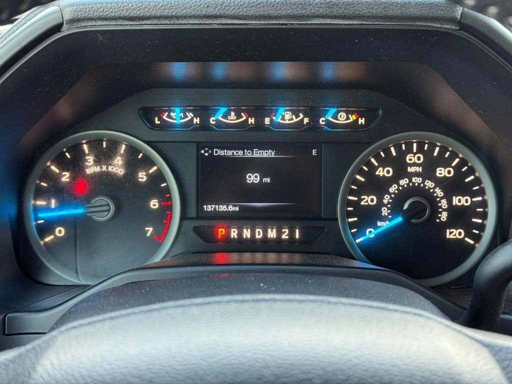 Ford F-150 Vehicle Full-screen Gallery Image 22