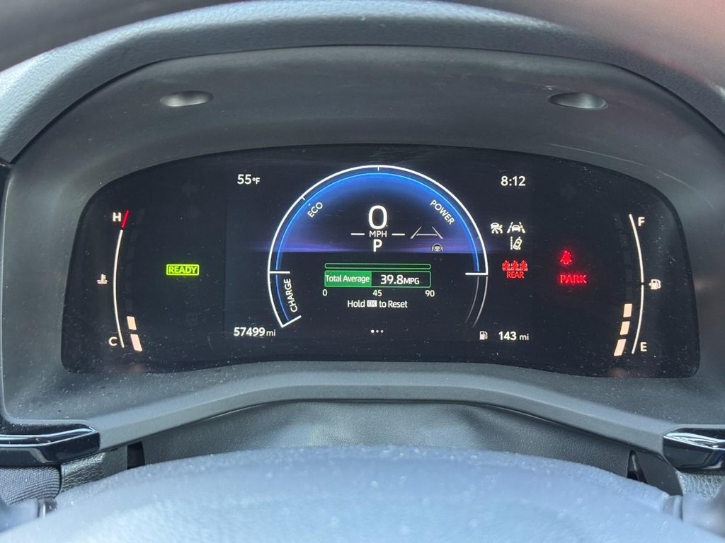 Toyota Camry Vehicle Full-screen Gallery Image 24
