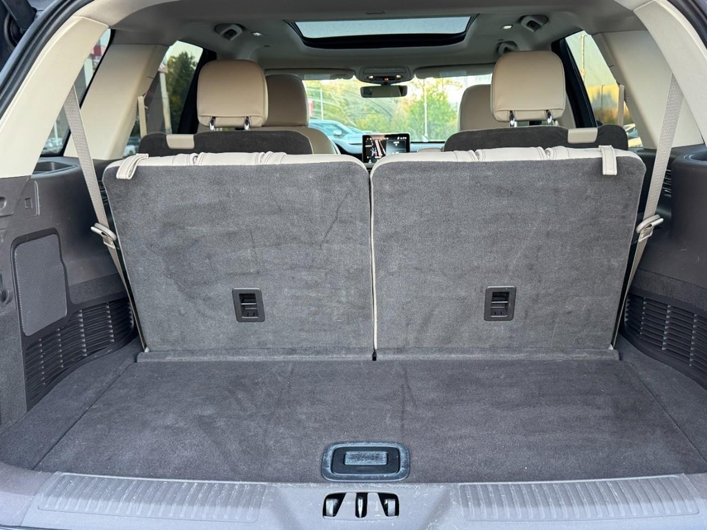 Lincoln Aviator Vehicle Full-screen Gallery Image 07