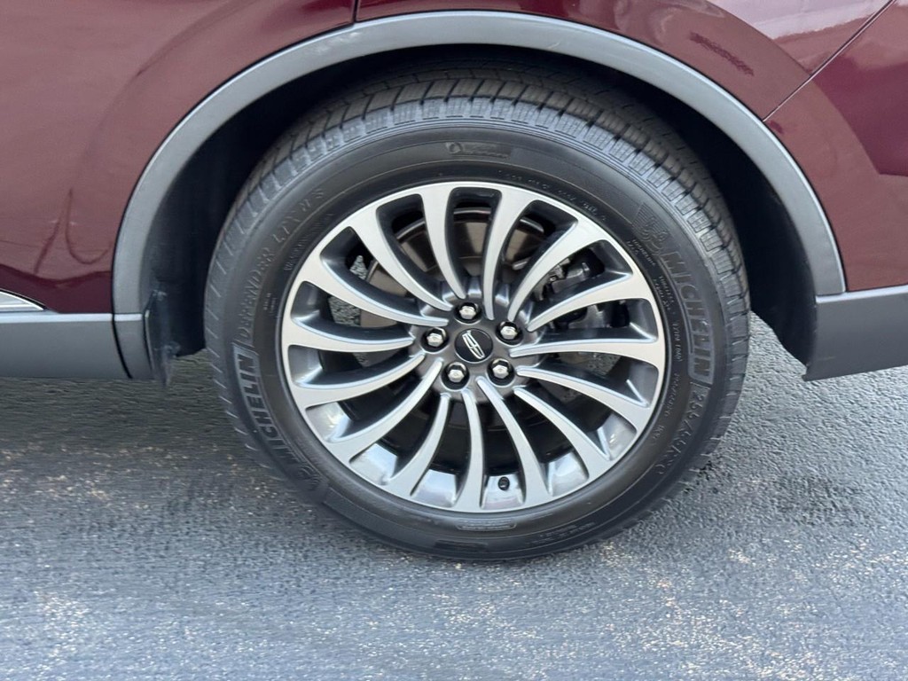 Lincoln Aviator Vehicle Full-screen Gallery Image 09