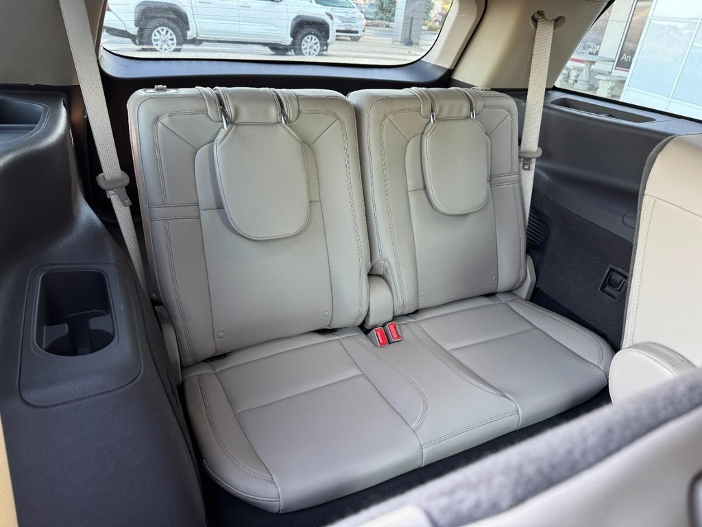 Lincoln Aviator Vehicle Full-screen Gallery Image 12