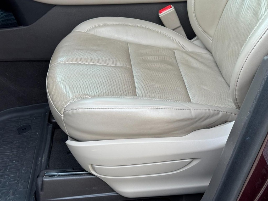 Lincoln Aviator Vehicle Full-screen Gallery Image 21