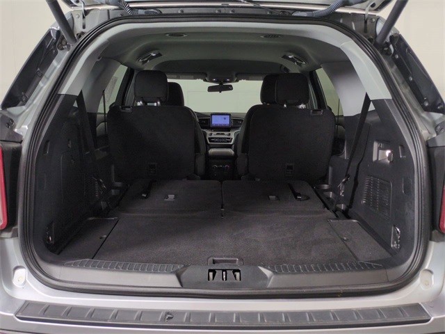 Ford Explorer Vehicle Full-screen Gallery Image 06
