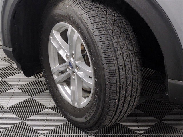 Ford Explorer Vehicle Full-screen Gallery Image 13