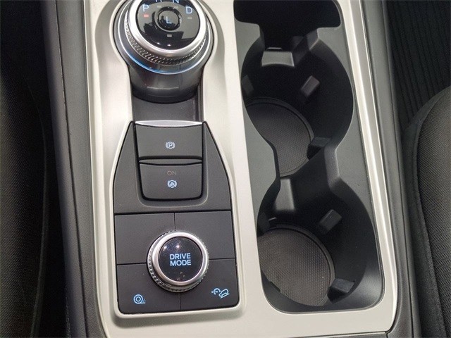 Ford Explorer Vehicle Full-screen Gallery Image 21