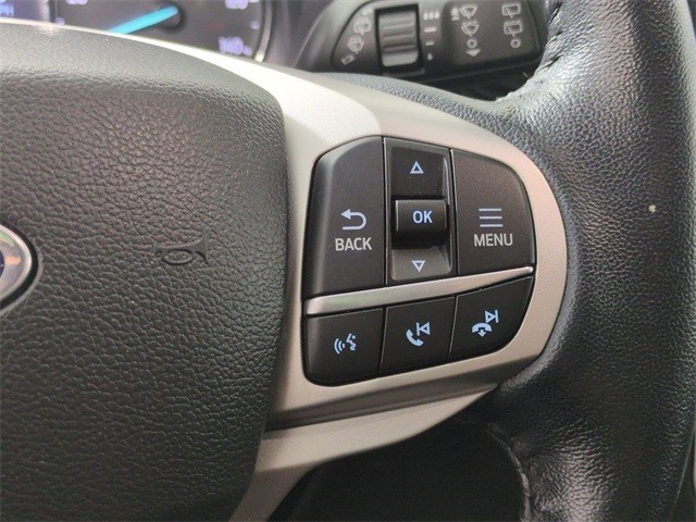 Ford Explorer Vehicle Full-screen Gallery Image 26