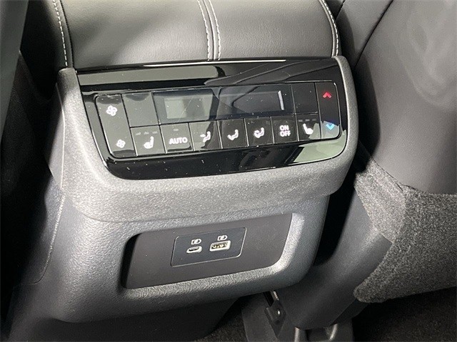 INFINITI QX60 Vehicle Full-screen Gallery Image 19