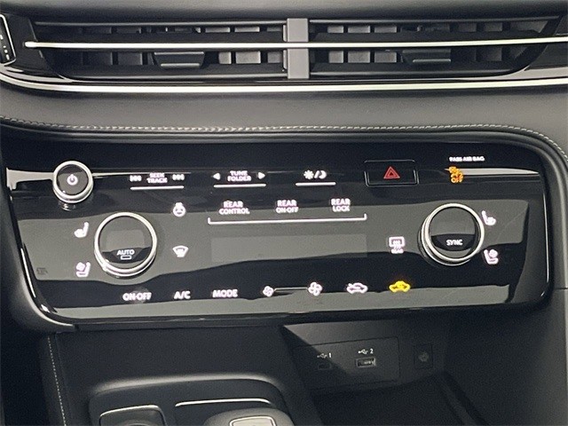 INFINITI QX60 Vehicle Full-screen Gallery Image 24