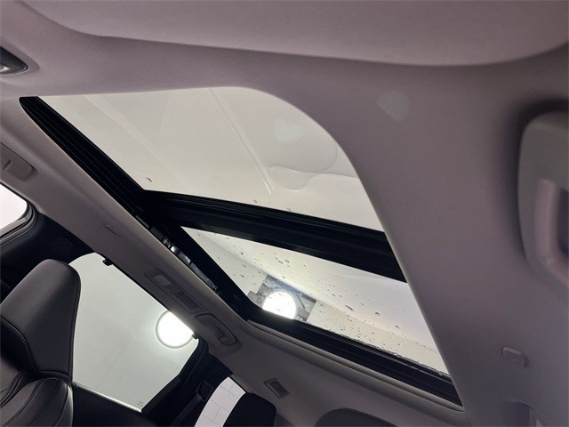 INFINITI QX60 Vehicle Full-screen Gallery Image 29