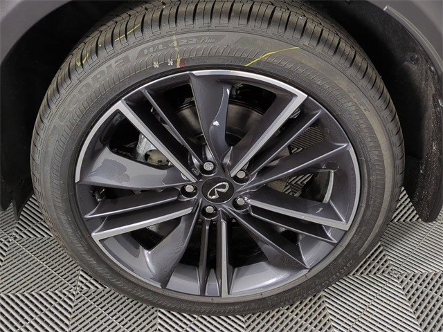 INFINITI QX55 Vehicle Full-screen Gallery Image 14