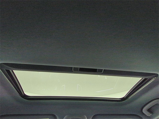 INFINITI QX55 Vehicle Full-screen Gallery Image 15