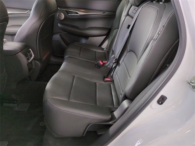 INFINITI QX55 Vehicle Full-screen Gallery Image 19