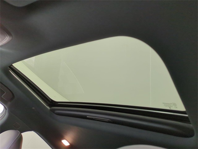 INFINITI QX55 Vehicle Full-screen Gallery Image 30