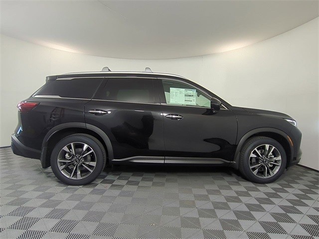 INFINITI QX60 Vehicle Full-screen Gallery Image 03