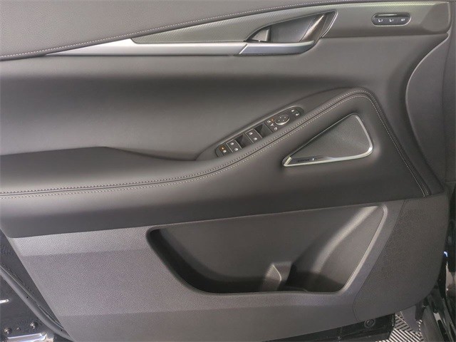 INFINITI QX60 Vehicle Full-screen Gallery Image 16