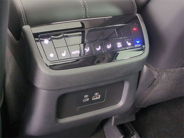 INFINITI QX60 Vehicle Full-screen Gallery Image 19