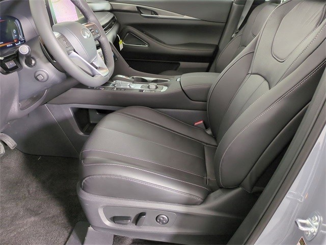 INFINITI QX60 Vehicle Full-screen Gallery Image 17